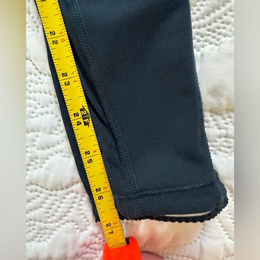 Lululemon women  Navy mesh ankle  Leggings size 4 - Picture 6 of 6